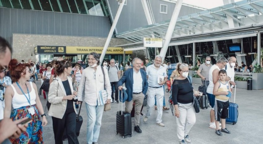 Con l'amico Fausto Faggioli di Faggioli Experience è partita oggi (1° luglio 2021, ndr) una nuova avventura per una nuova cooperazione in Albania. Grazie a IOM Albania, Cesvi Albania e Cooperazione Italiana in Albania, oltre a Naima Fondation, per l'avverarsi di un sogno per noi di T-ERRE e che hanno permesso i bellissimi incontri di cooperazione con l'Albania dall'1 al 5 luglio 2021. E grazie ai magnifici compagni di Trekking Romagna e di Atrium European Cultural Route di un'avventura che spero porti buoni frutti.