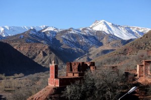 La valle di Abachkou, un balcone dove i mille colori dell'argilla si fondono e confondono tra campi e abitazioni. La valle di Abachkou, un balcone dove i mille colori dell'argilla si fondono e confondono tra campi e abitazioni.