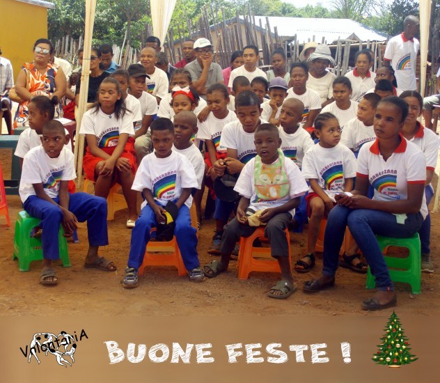 Da parte dei nostri ragazzi in adozione a distanza in Kenya, Tanzania e Madagascar, dei nostri anziani in Kenya, dei nostri agricoltori in Madagascar e di tutti i collaboratori e volontari impegnati sui progetti, VolontariA augura un Buon Natale ed un felice anno nuovo a tutti gli amici e sostenitori!