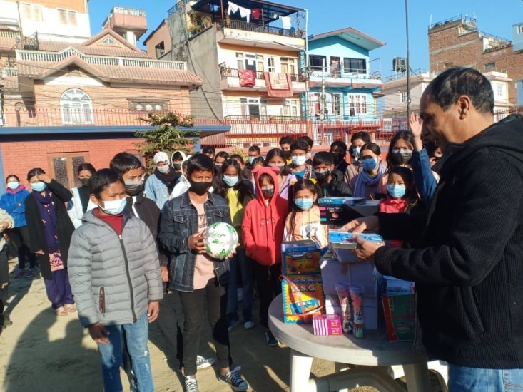 Programma di Natale organizzato il 23 Dicembre in due orfanotrofi di Kathmandu.
