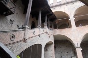 La scalinata di Palazzo Re Enzo