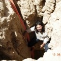 Andrea Benassi in una grotta in Marocco Andrea Benassi in una grotta in Marocco